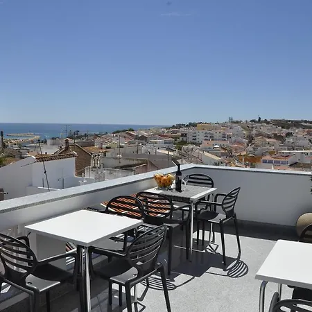 Torrinha House Pensión