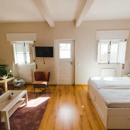 Torrinha House 3*